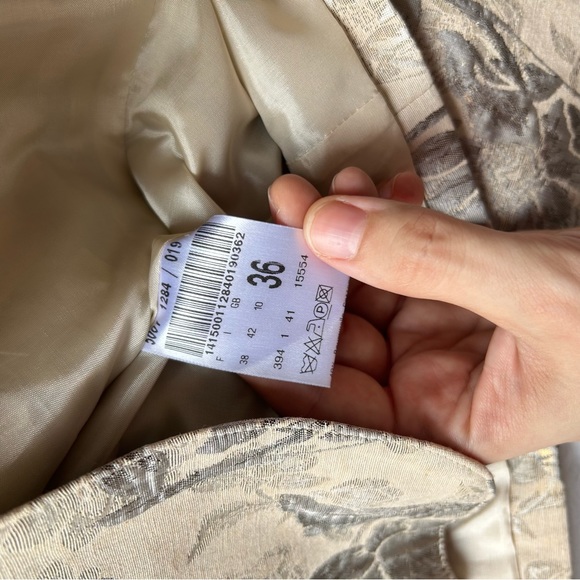 Betty Barclay Blazer US size 6 beige and gold flower pattern - Picture 4 of 5